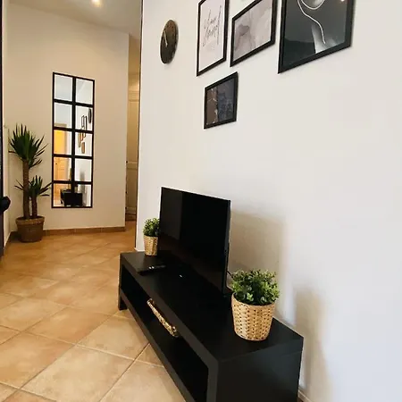Corso Home- In * Mentone